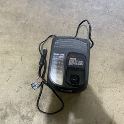 Ryobi Cargador 🔌 De 🚗