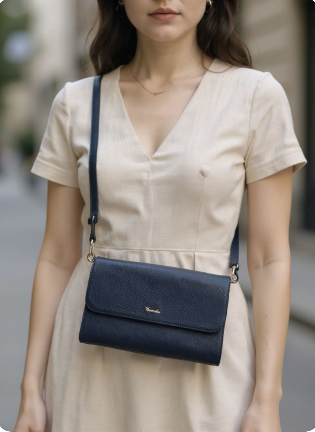Pelletteria Veneta made in Italy genuine leather purse crossbody clutch dark blue In excellent condition approx 10” x 6” Adjustable removable strap