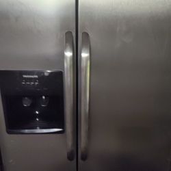 Used Frigidaire Refrigerator 