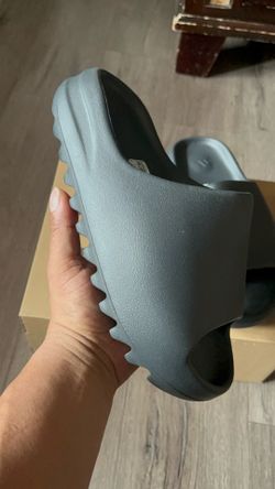 Adidas Yeezy Slide Onyx size 7