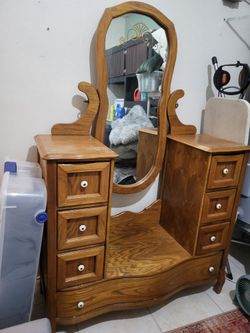 Dresser/mirror