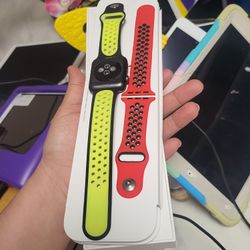 Apple WATCH Mm4.       Generation 2.   $185