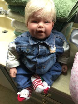 Les Middleton life like doll.