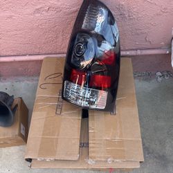 2005-2014 Toyota Tacoma Passenger Tail Light Only