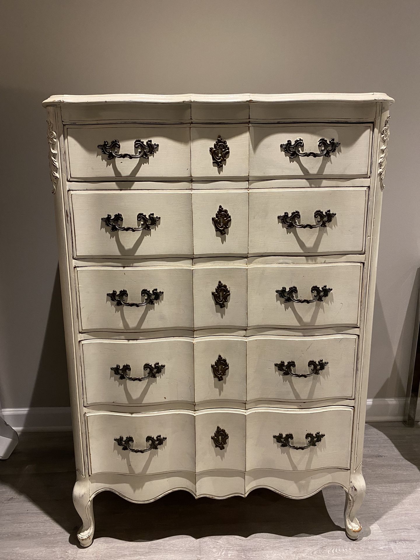 Vintage Ecru French Provincial 5-Drawer Chest