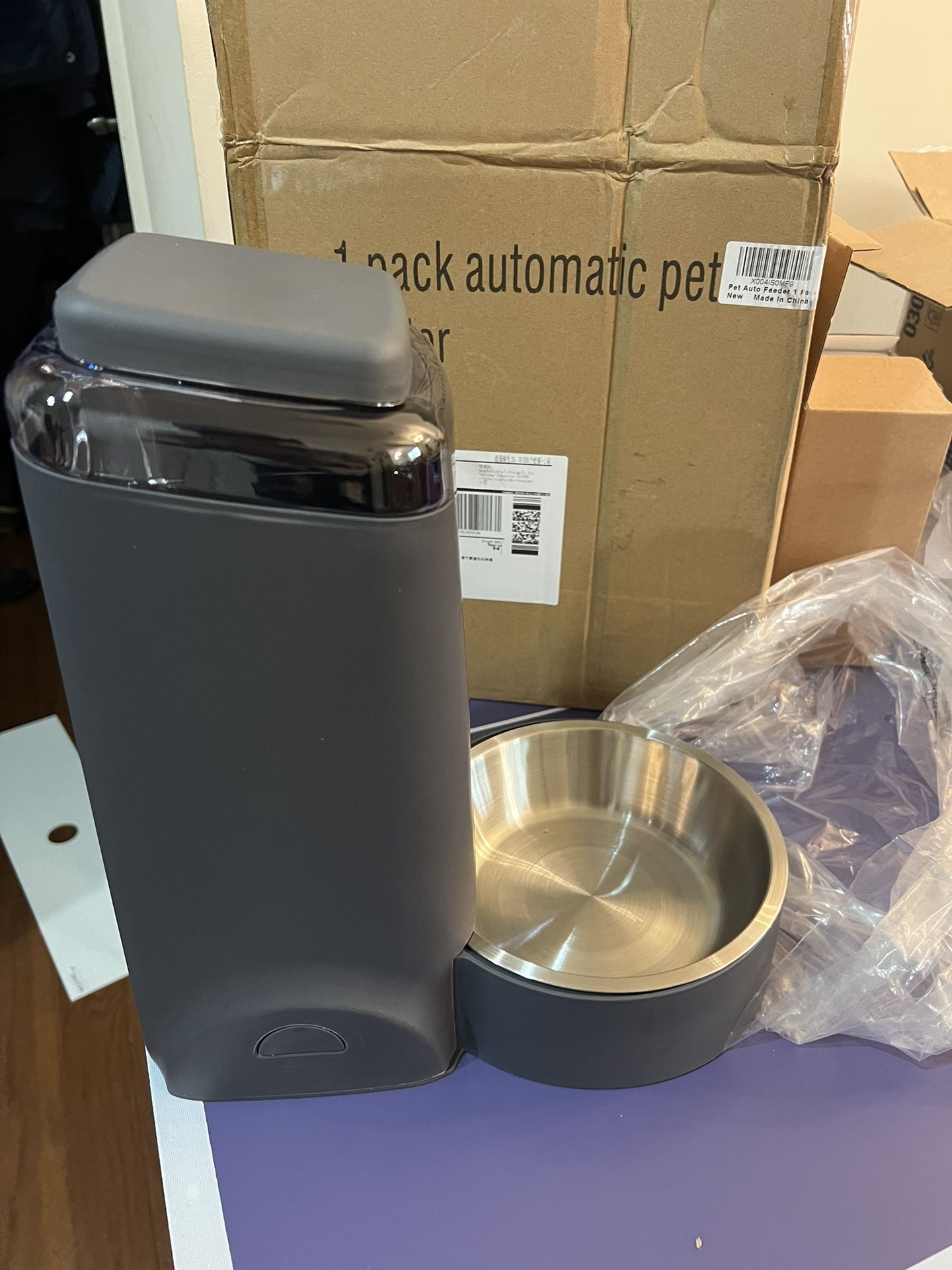 New In Box, Pet Feeder
