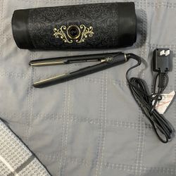 GHD FLAT IRON AND HEAR BAG