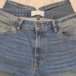 Jachs of NY Men's Blue Jeans.  Color Blue.  Size. 33 x 32.