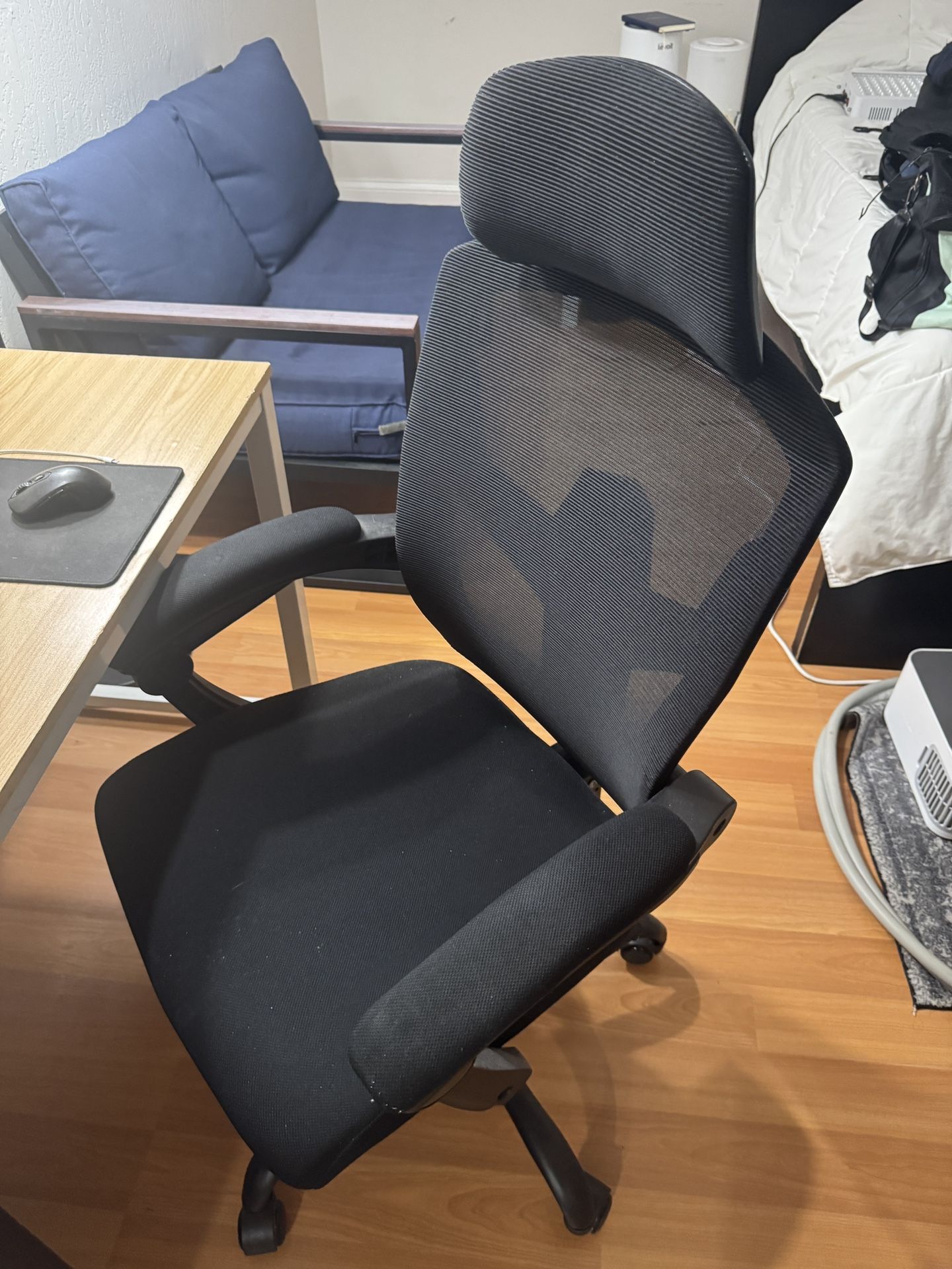 Ergonomic Mesh Office Chair With Footrest