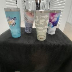 NEW, INSULATED METAL "TERVIS" 30 OUNCE TUMBLER, WITH PLASTIC LID THAT YOU CAN DRINK THROUGH WITHOUT REMOVING, 50% OR LESS THAN RETAIL!!!