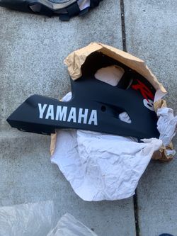 99 Yamaha R6 right fairing. Brand new!