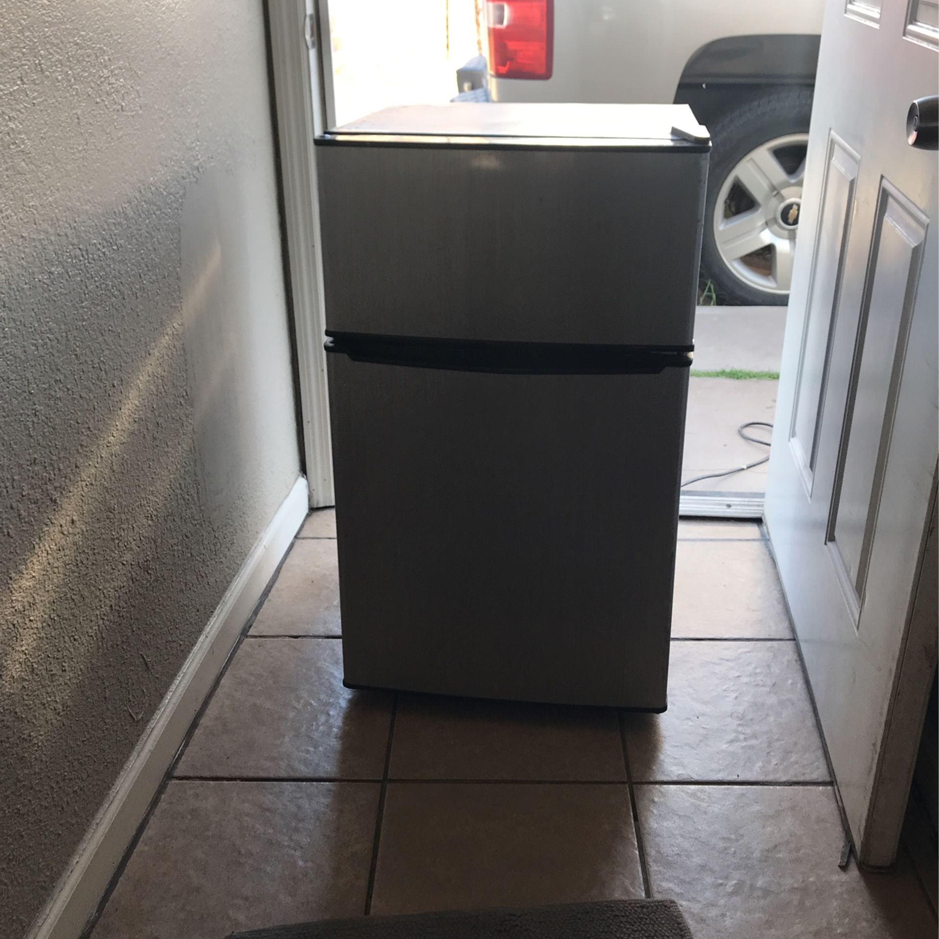Small Refrigerator Freezer 