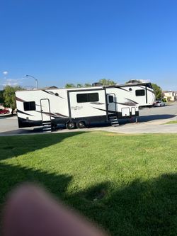 2017 Spartan 3712X toyhauler 2 bathrooms 37kOBO!