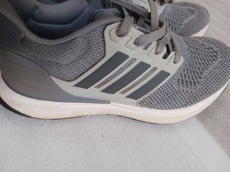 Adidas Tennis Shoes