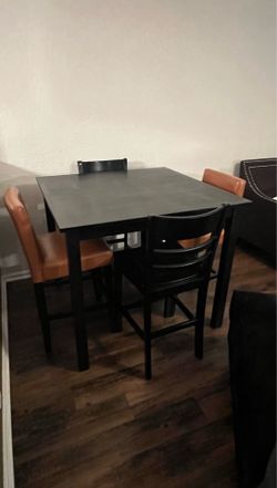 Dining table set