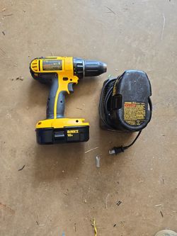 Dewalt 18 Volt Battery Drill