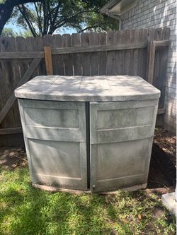 Garbage can holder