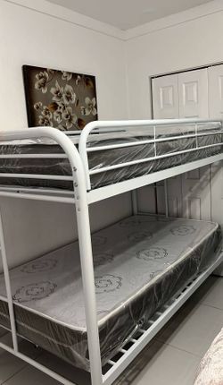 I am selling Twin Bunk Beds on Sale 