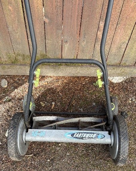 Earthwise 16in Reel Mower