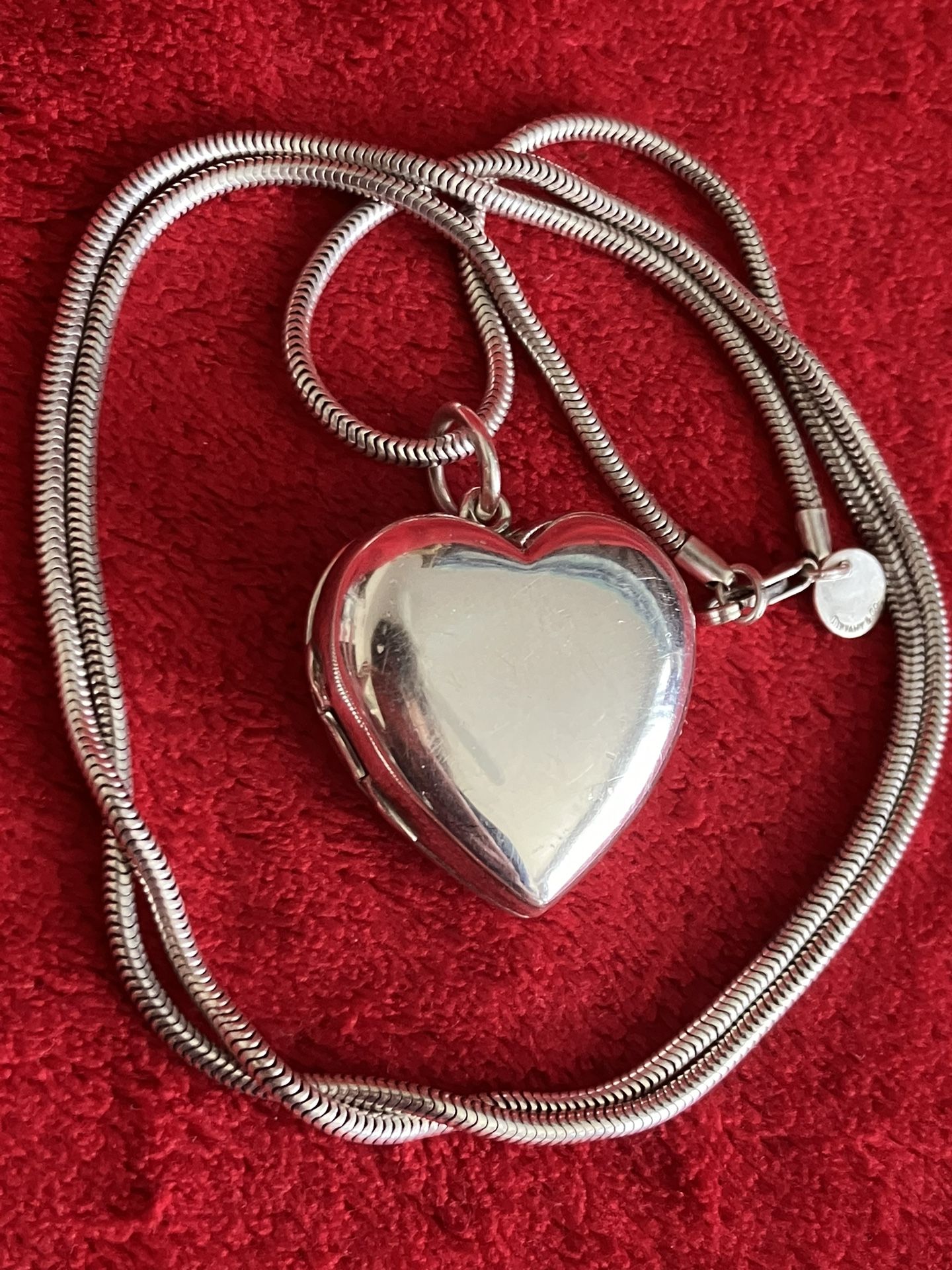 Tiffany & Co PHOTO LOCKET HEART PENDANT NECKLACE ‼️ Has A Dent ‼️ Price Is FIRM ‼️ Read Details ...