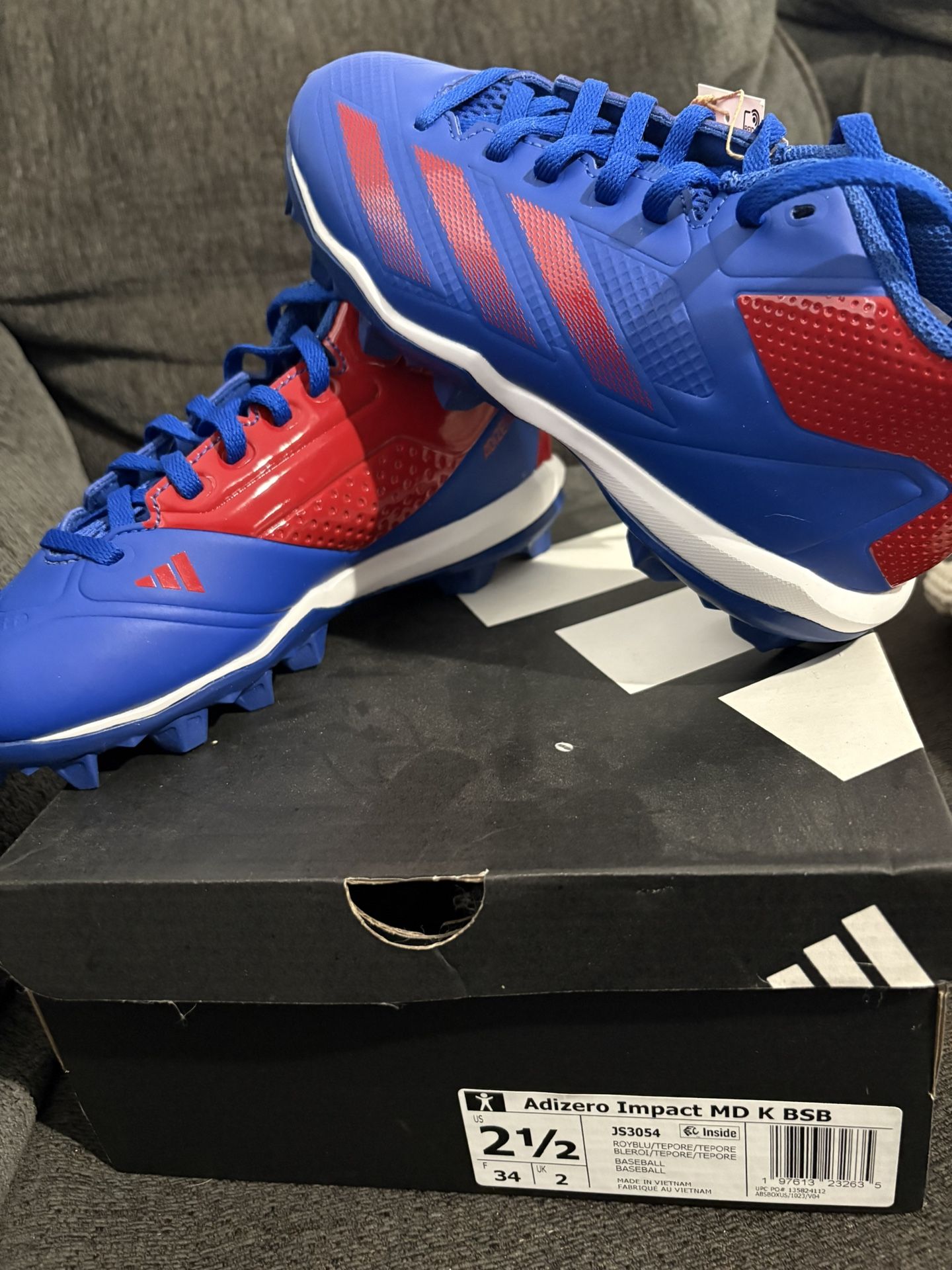 Boys Baseball Adidas Size 2 1/2 Royal blue And Red 20$