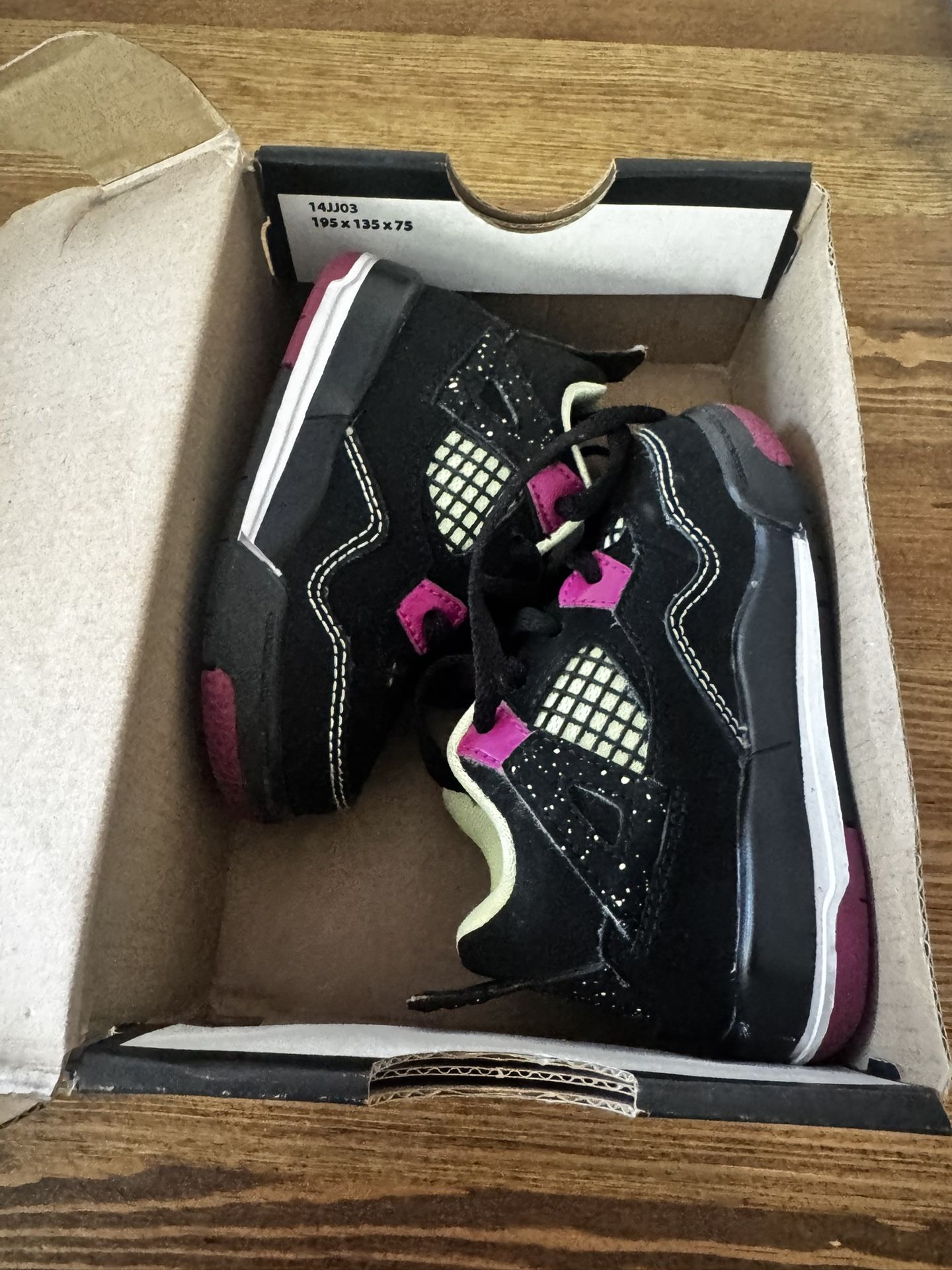 Jordan 4 Retro 