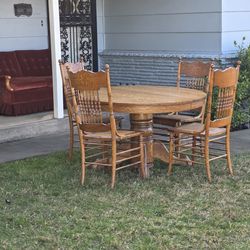 Tiger Wood Oak Dining Table & 4 Pressback Chairs