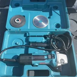 Makita 5 Amp Corded 4 in. Lightweight Angle Grinder with Grinding Wheel, Wheel Guard Side Handle Hard Case Home Shop Garage Job site Work Tool