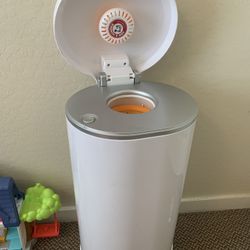 Munchkin Diaper Pail