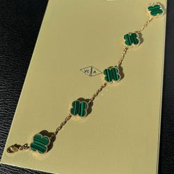 18k yellow gold Van cleef Alhambra style Green Malachite 5 motifs clover shape stone bracelet