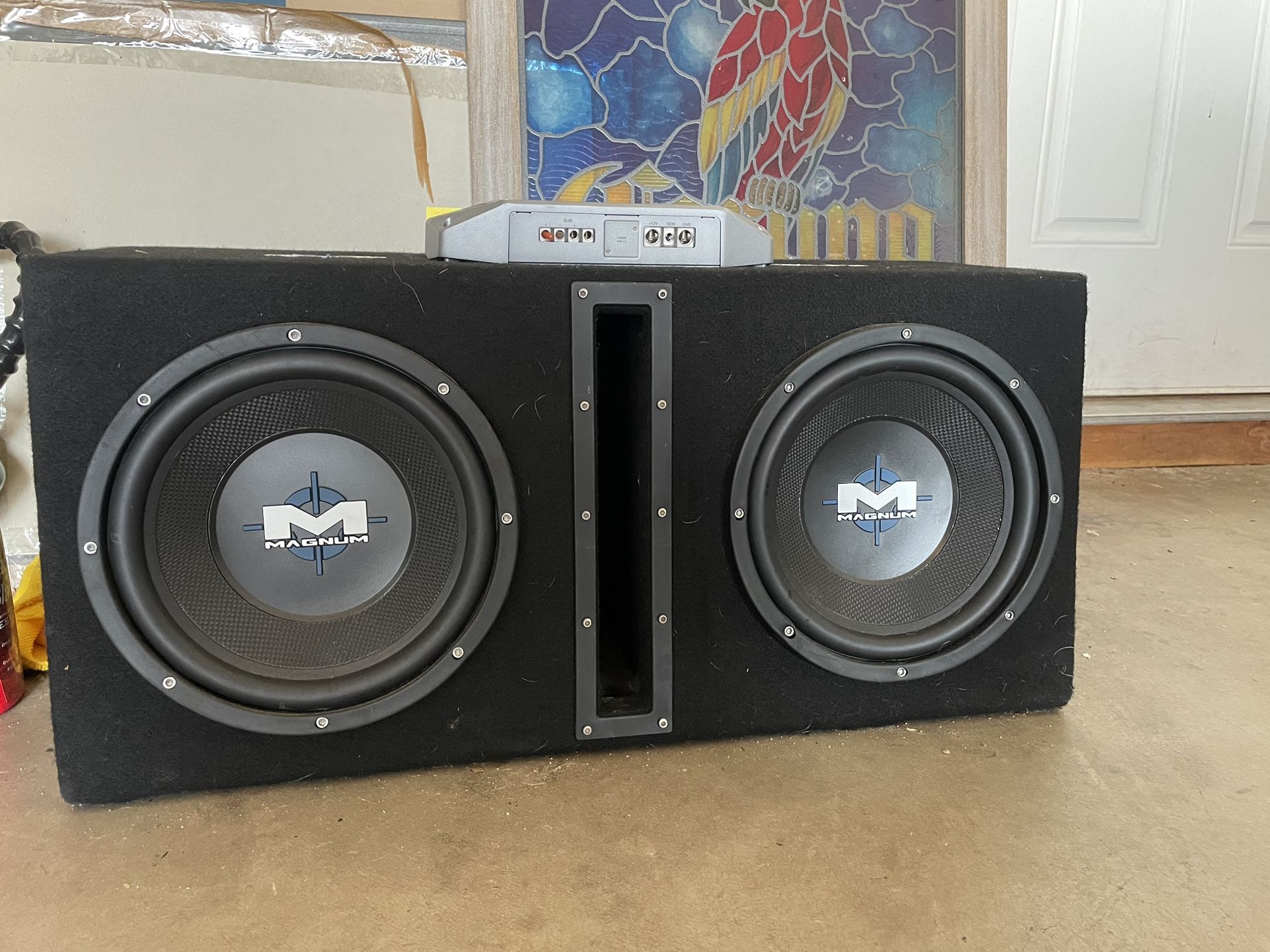 MTX Magnum Dual 10" Sub Enclosure/Amp Combo