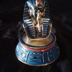 Vintage Collectible Franklin Mint Treasure Of Tutankhamun; The Mask Of Tutankhamun Hand Painted Porcelain Figurine