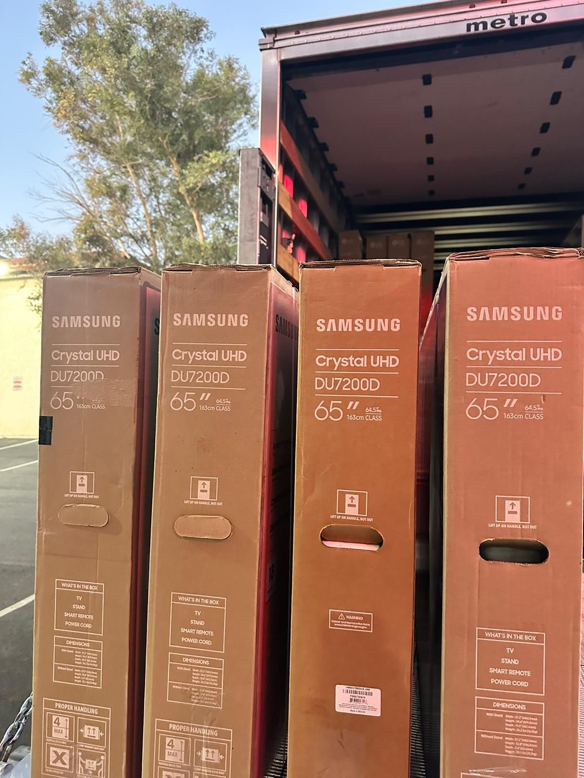 SAMSUNG 65” DU7200 4K HDR SMART TV