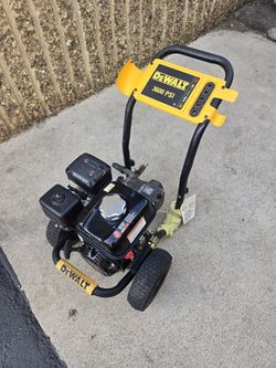 Dewalt 3600 PSI 2.5 GPM GAS PRESSURE WASHER