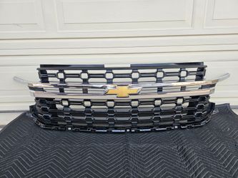 Chevrolet Suburban Tahoe OEM Grille