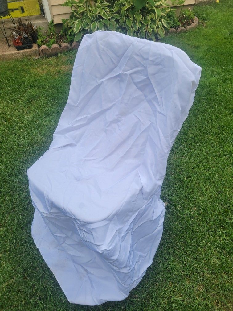 20 White Chair Covers