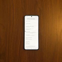 Samsung Galaxy Z Flip3 5G Lavender Phone – 128GB – T-Mobile Unlocked – Fully Functional