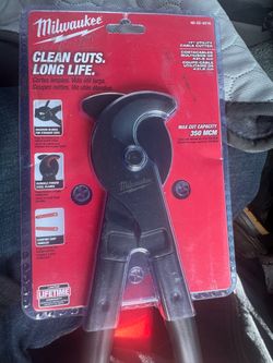 17” Milwaukee utility cable cutters