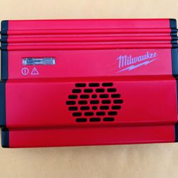 Milwaukee Car Power Inverter 
