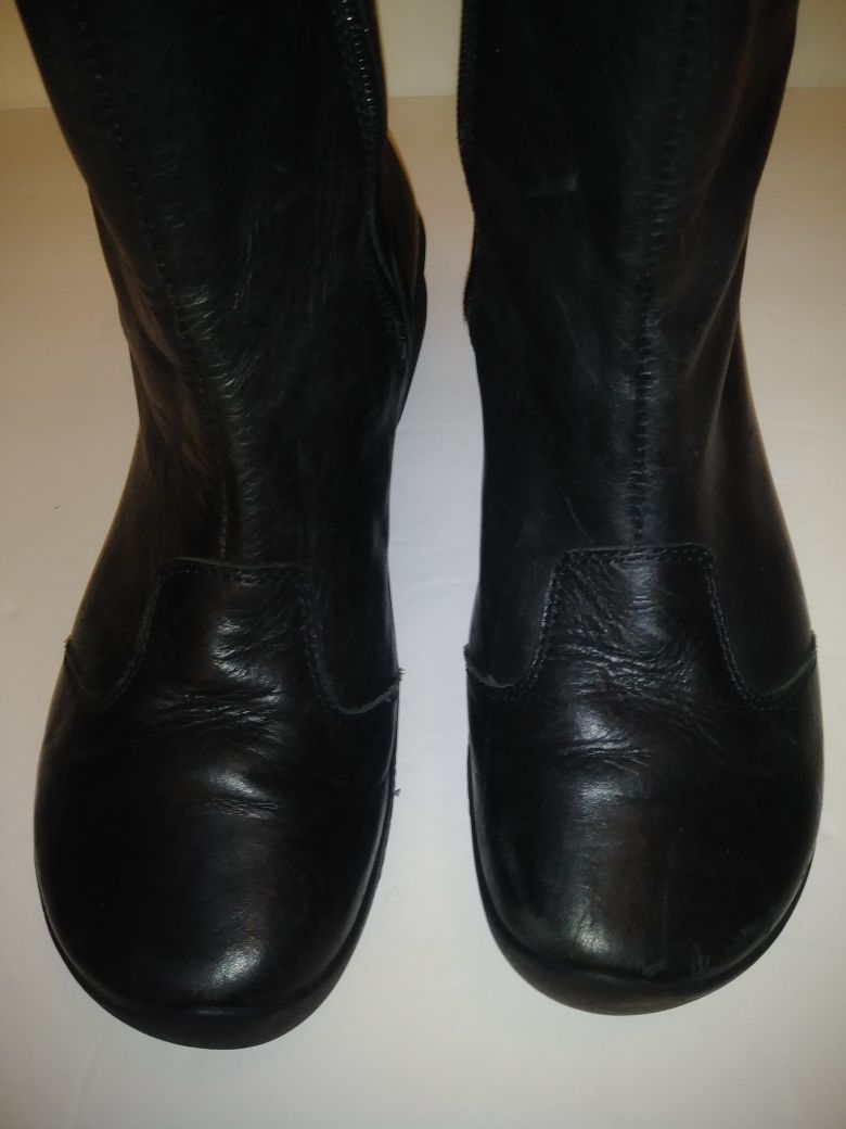 KEEN Black Leather Ankle Boots Size 9/9.5