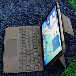 iPad Air M1 W/ Logitech Folio $400