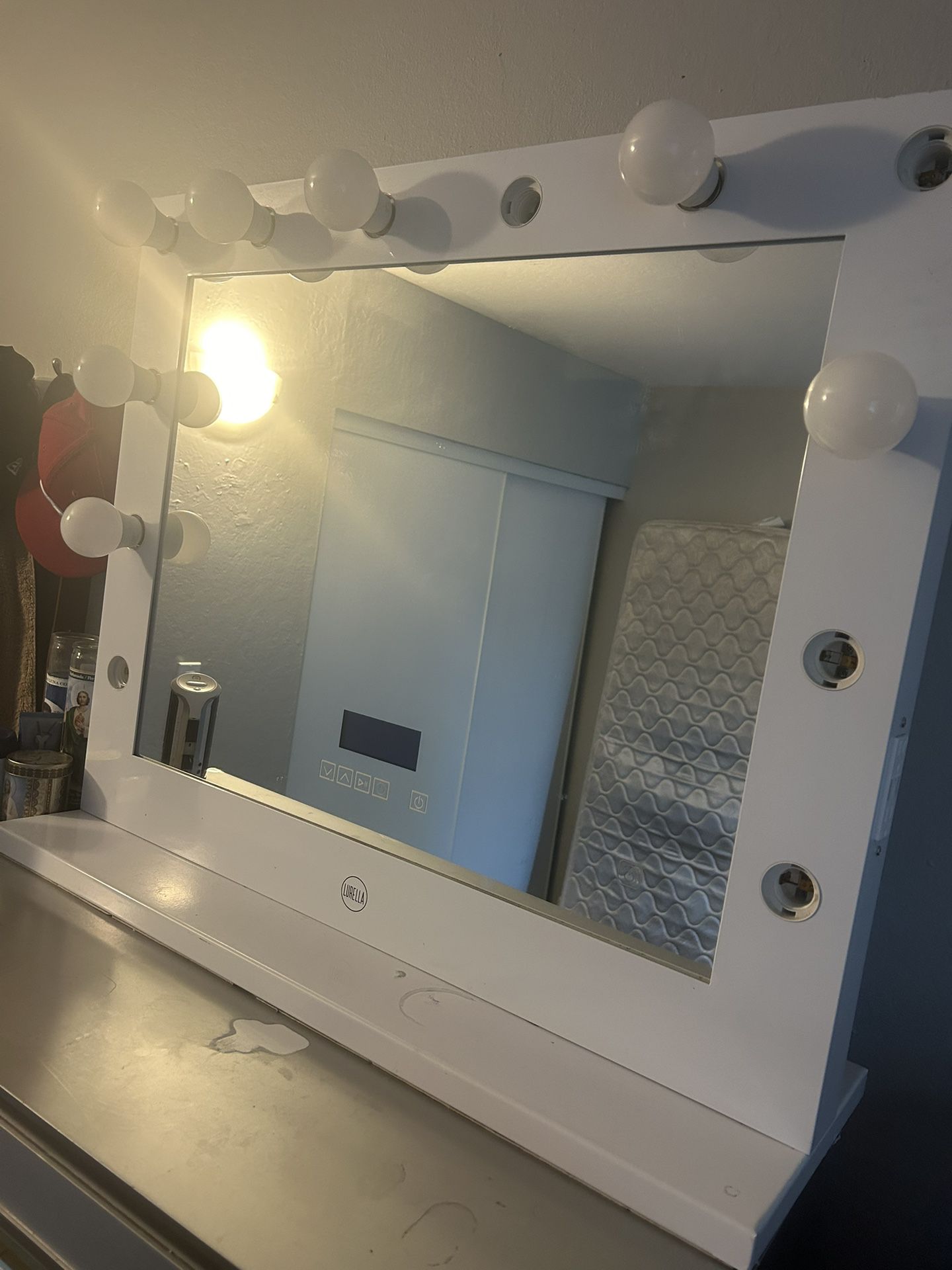 Vanity Mirror With Bluetooth No Lightbulbs Only Couple