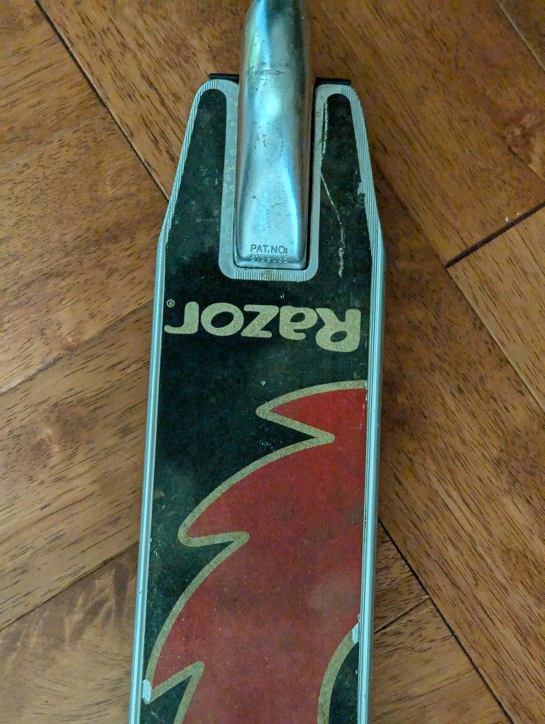 2010 Razor Kick Scooter Red