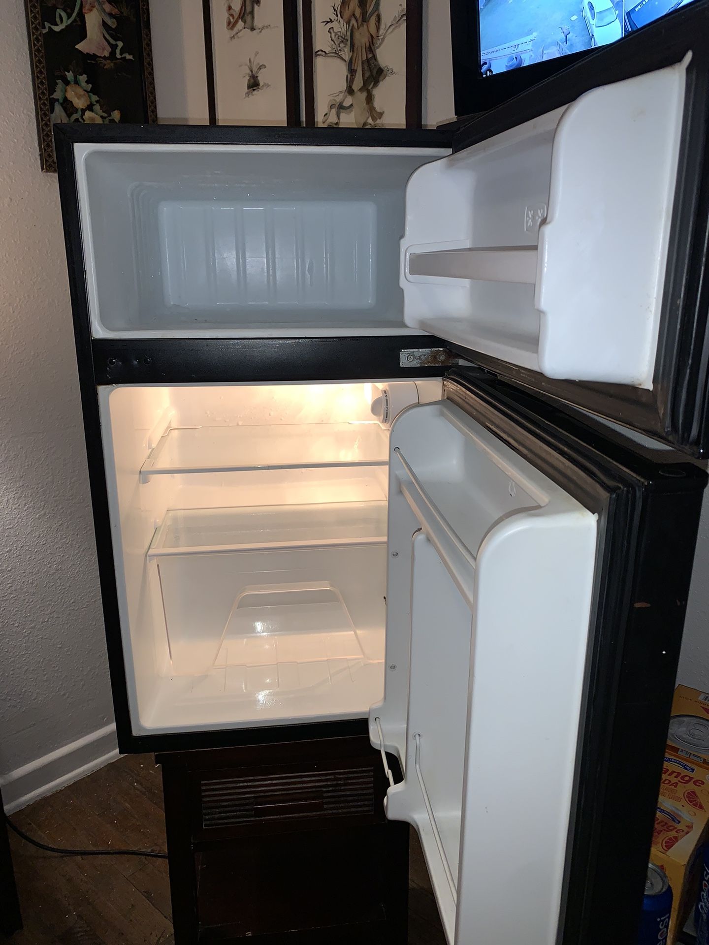 Galanz Mini Refrigerator Freezer N Refrigerator for Sale in San Antonio, TX OfferUp