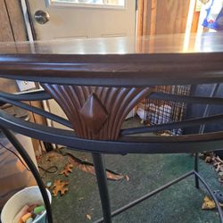 Pier One Entry Table