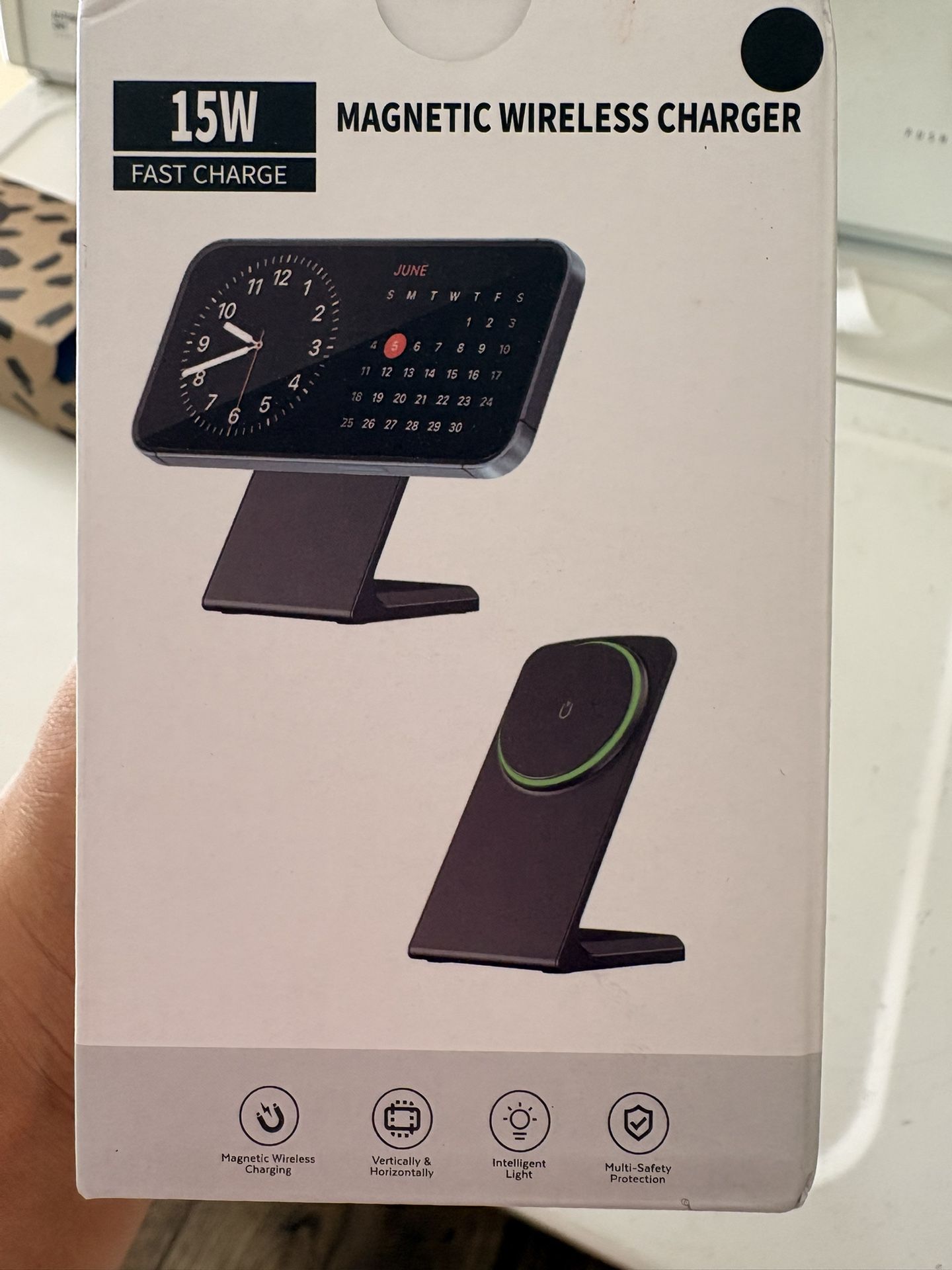 • Magnetic wireless charger stand