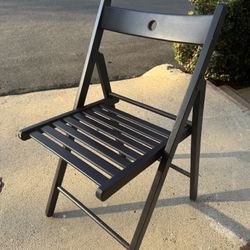 Foldable Black Wood Chair