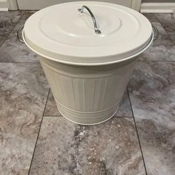NEW White Metal Trash Can (4 gallon)