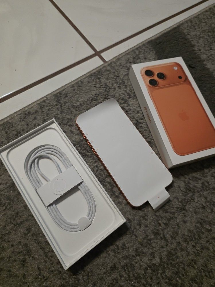 Apple iPhone 17 Pro Max Cosmic Orange 256gb Unlocked New In Box!! Price Is Firm!!!