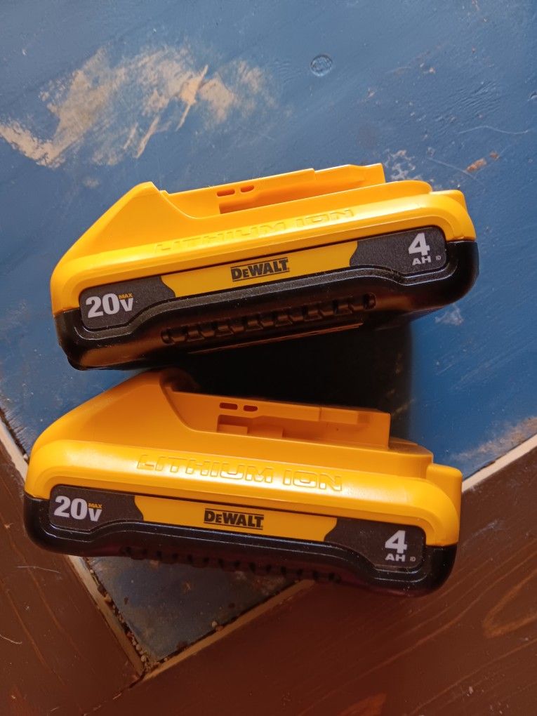 New Dewalt 4ah Batteries